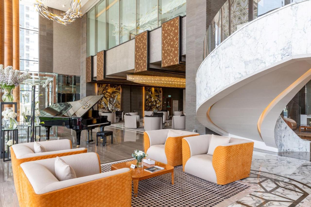 The Bentley Luxury Hotel & Suites Doha Eksteriør billede The lobby of the hotel